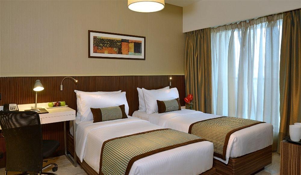เรสซิเดนซี ซาโรวาร์ พาร์ทีโค Hotel มุมไบ ภายนอก รูปภาพ