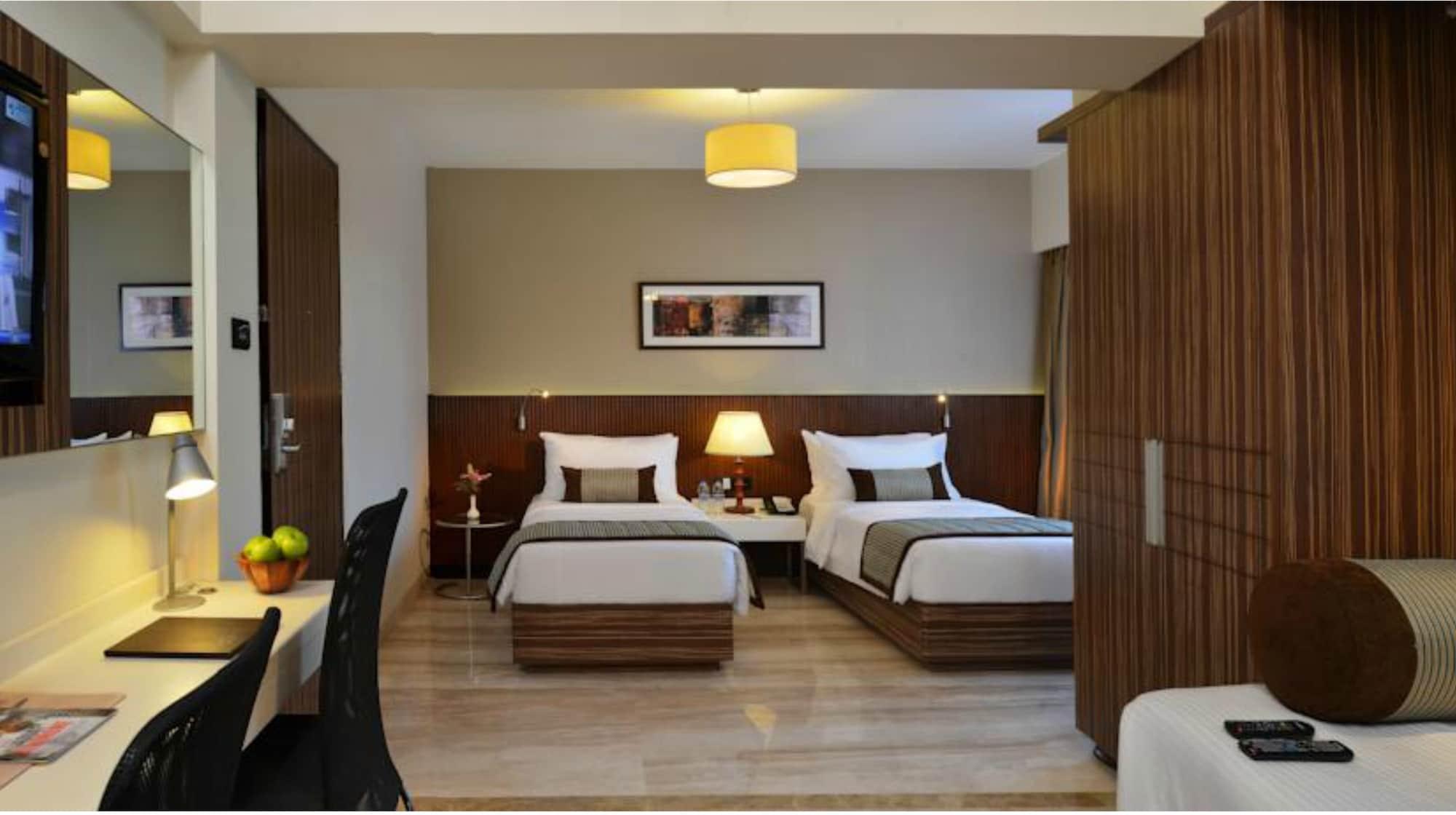 เรสซิเดนซี ซาโรวาร์ พาร์ทีโค Hotel มุมไบ ภายนอก รูปภาพ