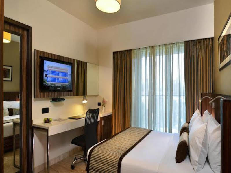 เรสซิเดนซี ซาโรวาร์ พาร์ทีโค Hotel มุมไบ ภายนอก รูปภาพ